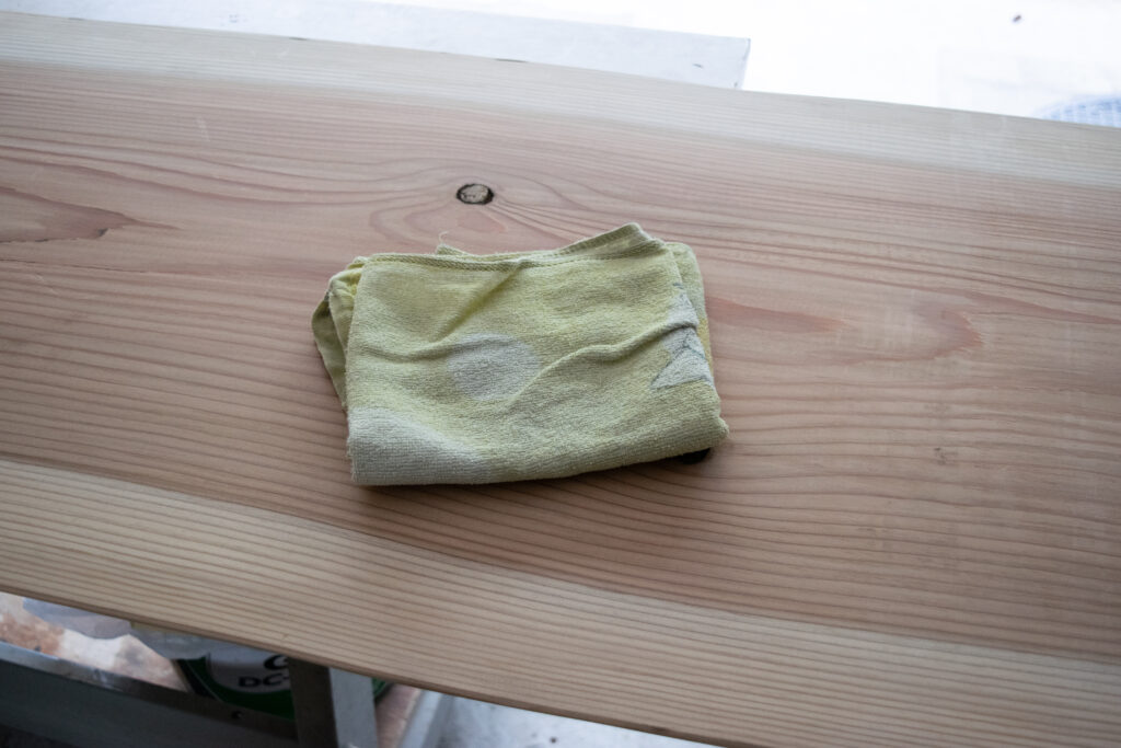 無垢の1枚板を天板にしてデスクを自作【DIY】