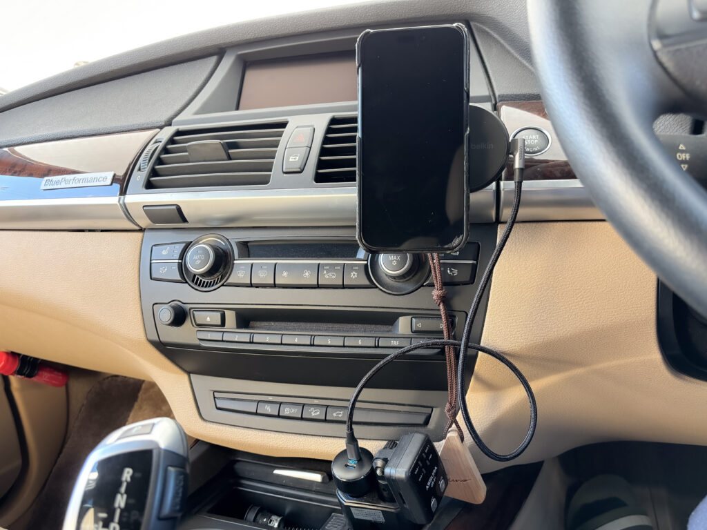 BelkinのMagSafe対応ワイヤレス車載充電器【レビュー】