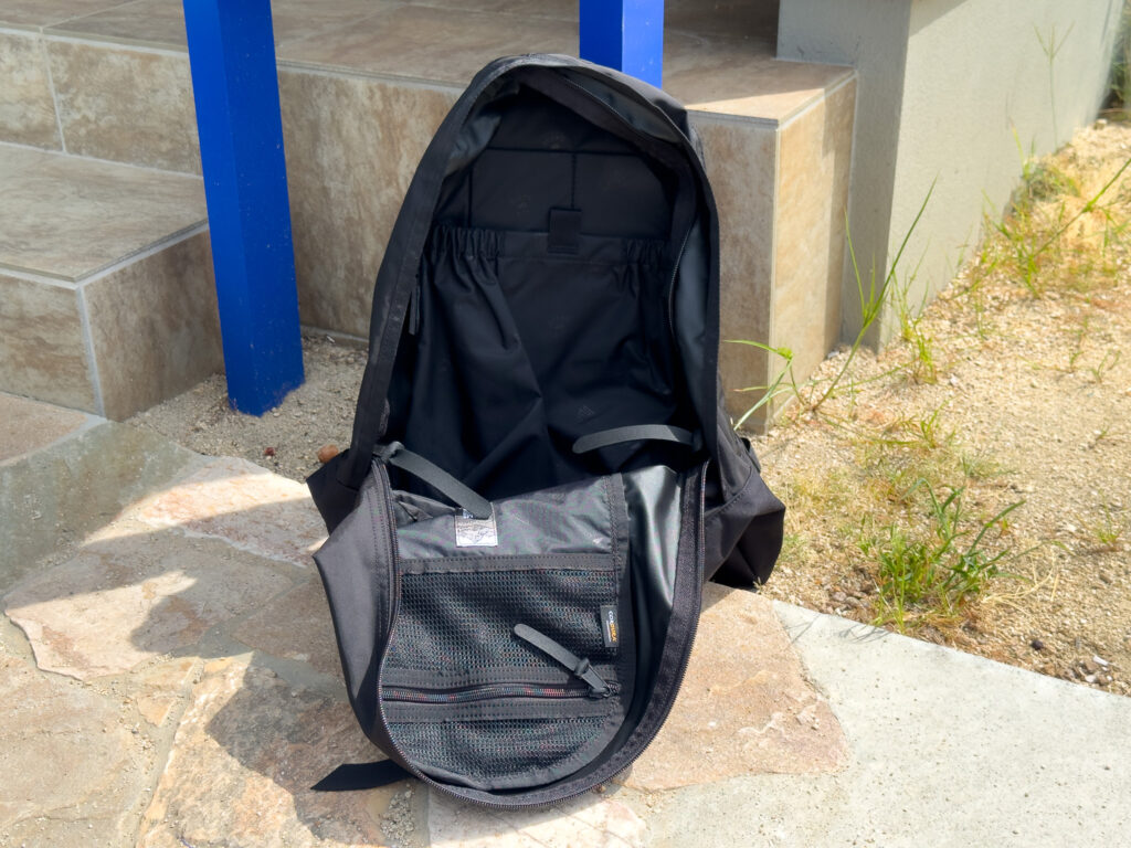 ナイスデイNEWのメインルームを大きく開けたところ